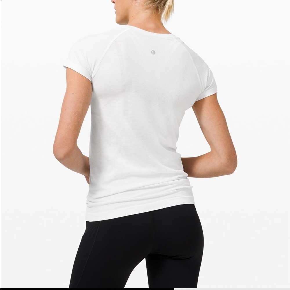Lululemon swiftly tech short sleeve